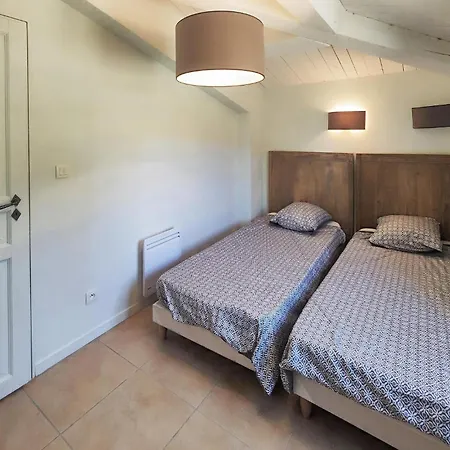 Nice Home In St-Laurent-De-La-Carbr With Wifi *