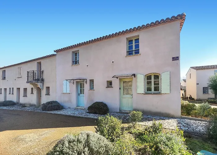 Vakantiehuis 2 Bedroom Lovely In St-laurent-de-la-carbr