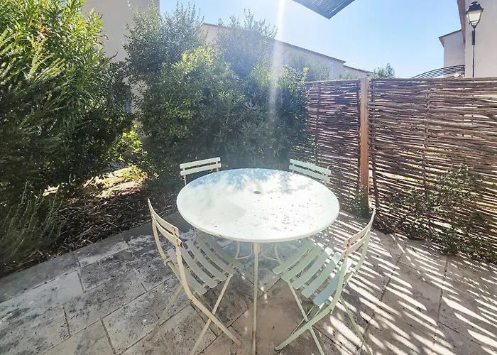Vakantiehuis 2 Bedroom Lovely In St-laurent-de-la-carbr Saint-Laurent-de-la-Cabrerisse